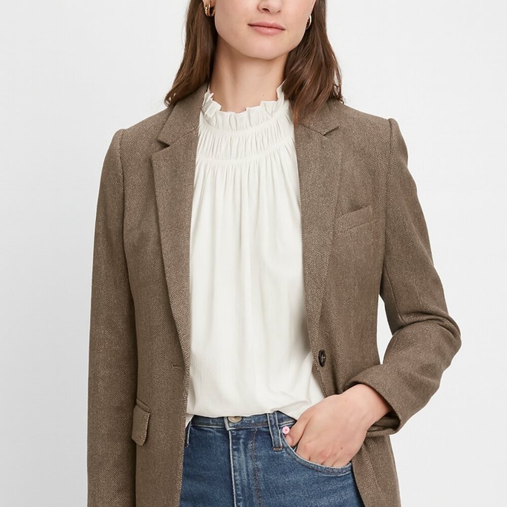 Willa Story White Mock Neck Sleeveless Top Ruched Neckline Minimalist Layering